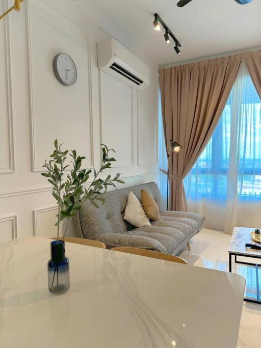 Netflix Two Bedroom Troika Kota Bharu Homestay 118 エクステリア 写真