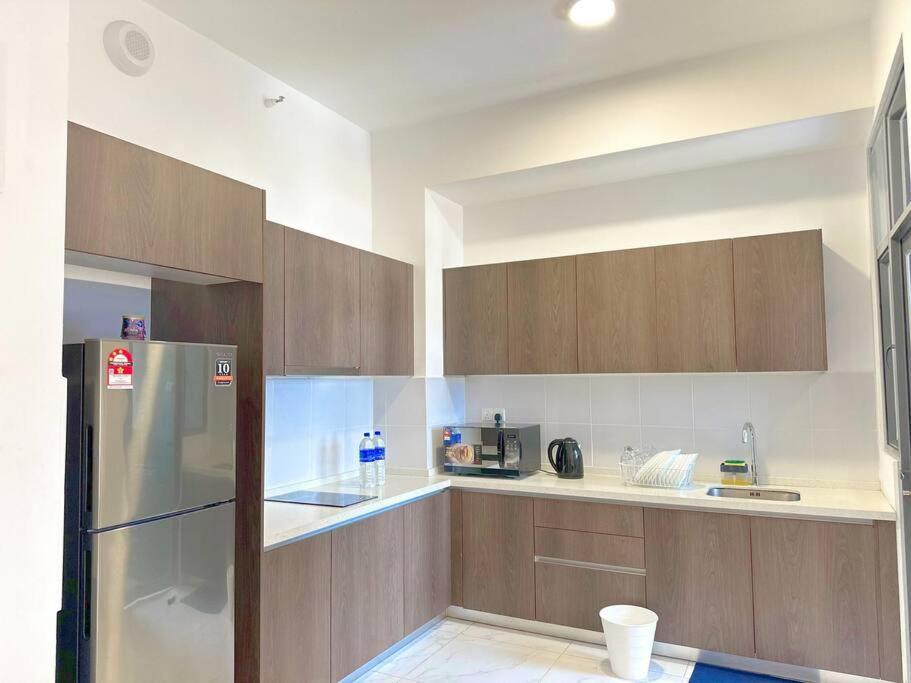 Netflix Two Bedroom Troika Kota Bharu Homestay 118 エクステリア 写真