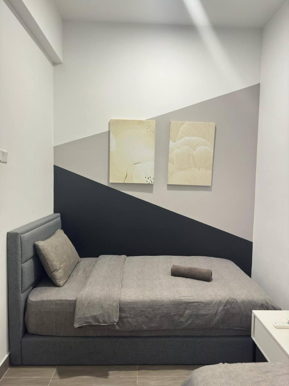 Netflix Two Bedroom Troika Kota Bharu Homestay 118 エクステリア 写真