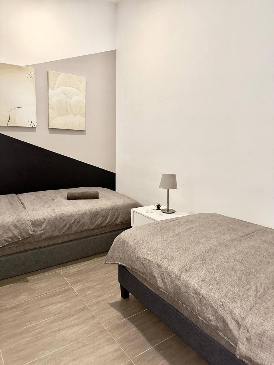 Netflix Two Bedroom Troika Kota Bharu Homestay 118 エクステリア 写真